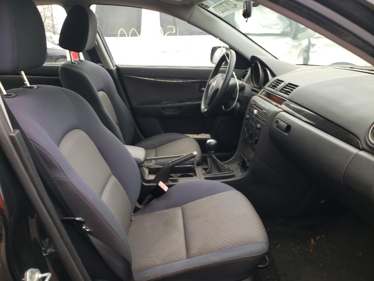 Photo 5 from auction – 2005 MAZDA 3 I with VIN JM1BK12F051280465