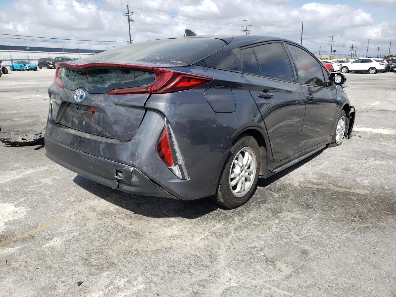 Photo 4 from auction – 2017 TOYOTA PRIUS PRIM with VIN JTDKARFP3H3030523