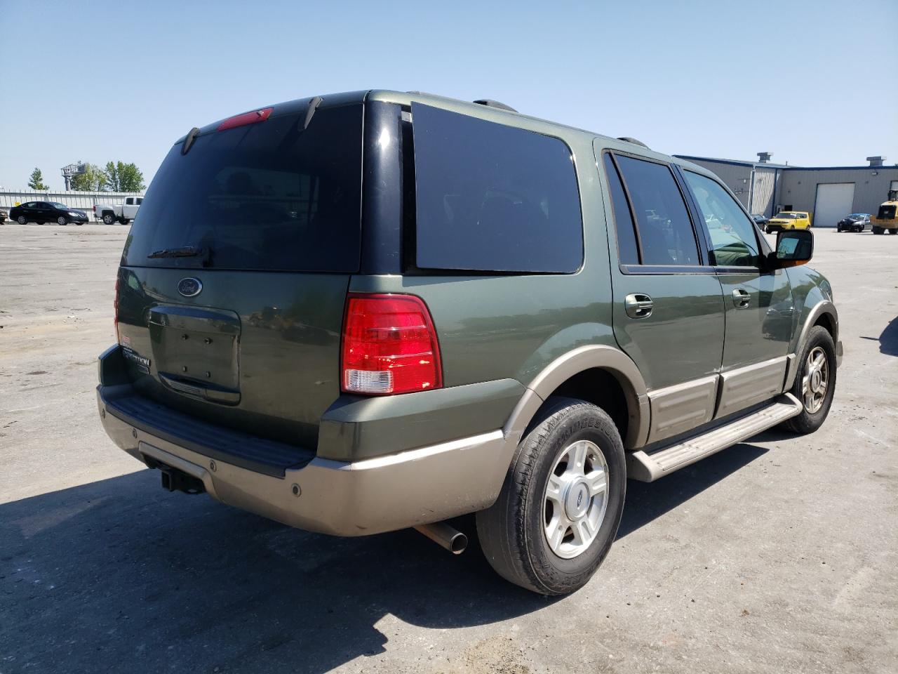 Photo 4 from auction – 2004 FORD EXPEDITION with VIN 1FMFU17L44LB33462