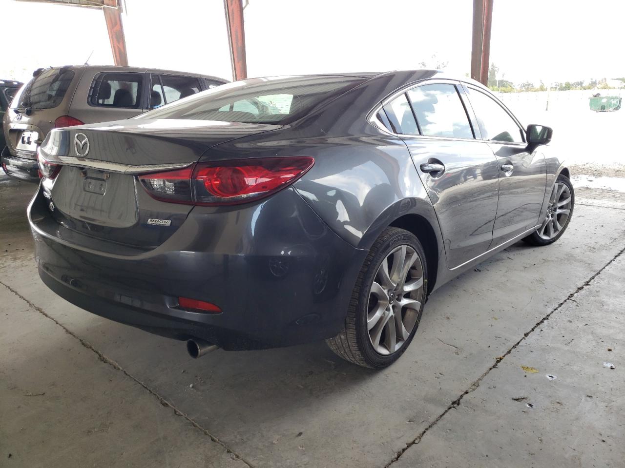 Photo 4 from auction – 2017 MAZDA 6 TOURING with VIN JM1GL1V55H1123394