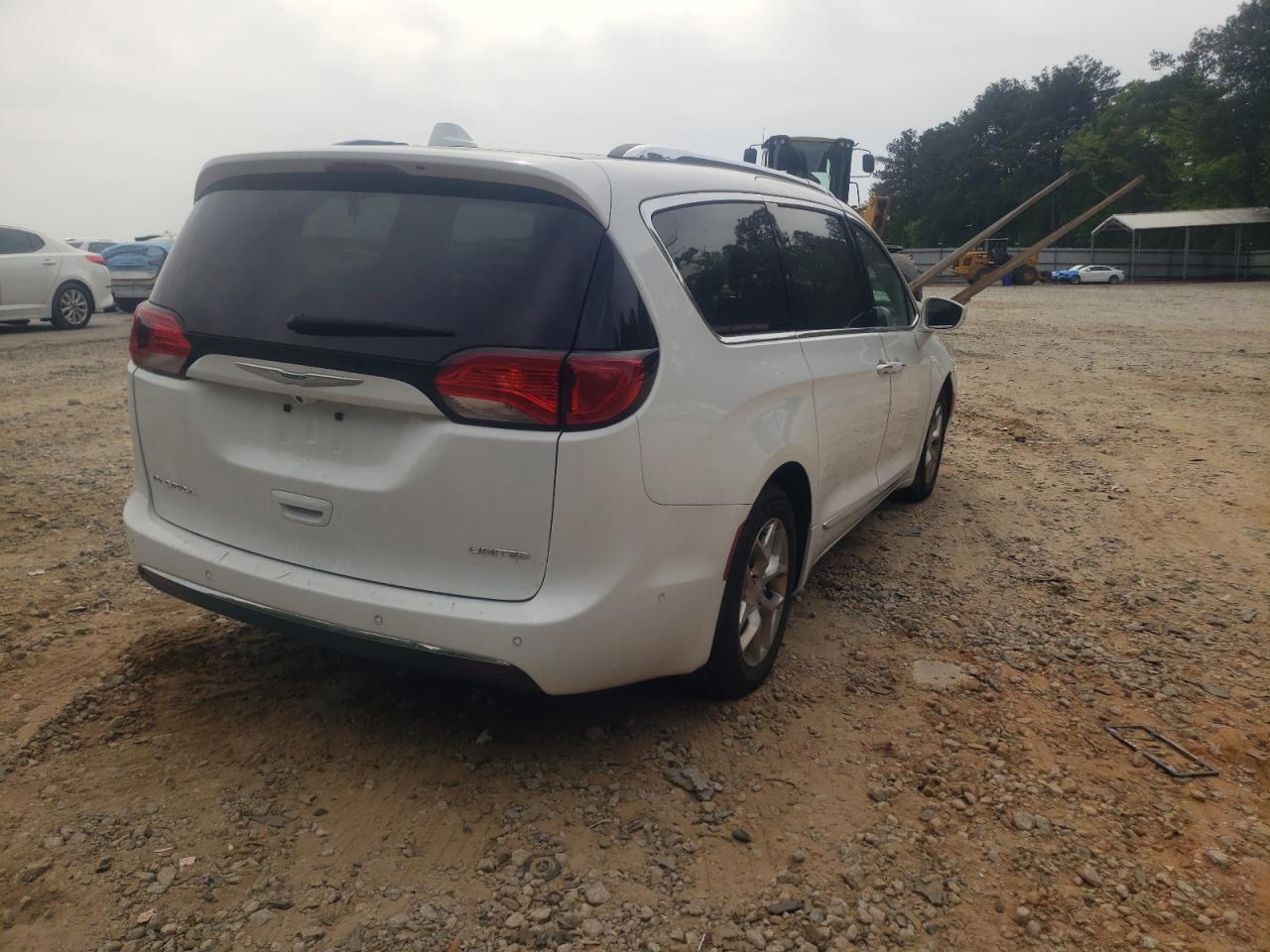 Photo 4 from auction – 2018 CHRYSLER PACIFICA L with VIN 2C4RC1GG2JR212493