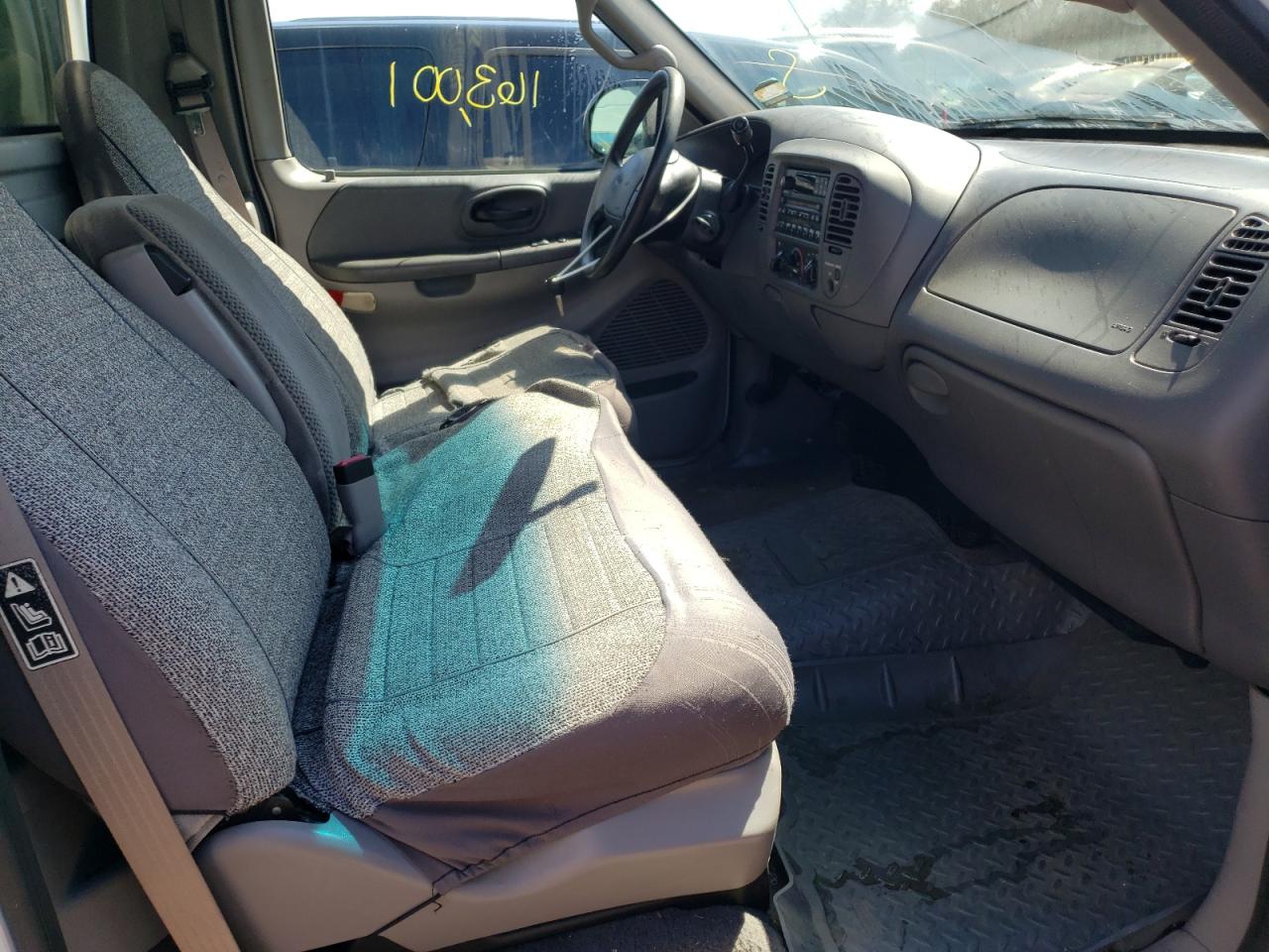Photo 5 from auction – 2000 FORD F150 with VIN 1FTRF17L1YNA23099
