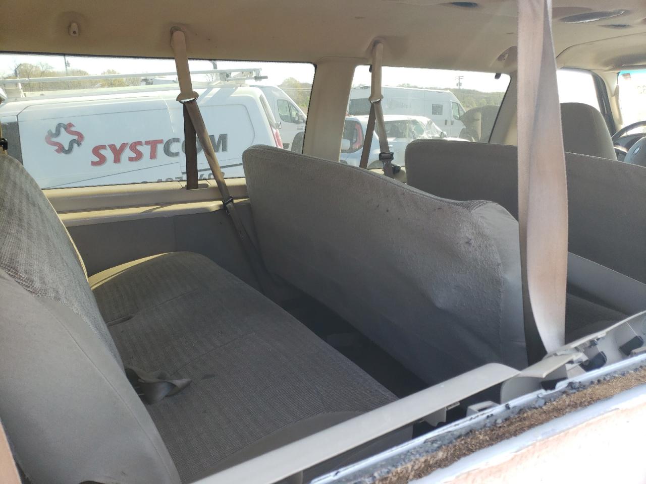Photo 6 from auction – 2004 FORD ECONOLINE with VIN 1FBSS31L44HA07624