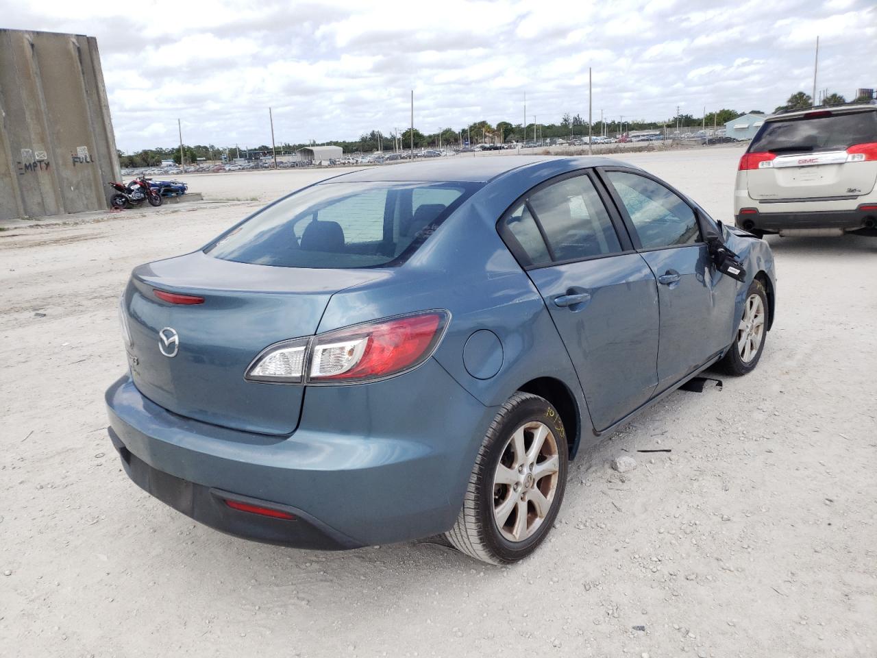 Photo 4 from auction – 2010 MAZDA 3 I with VIN JM1BL1SF4A1230952