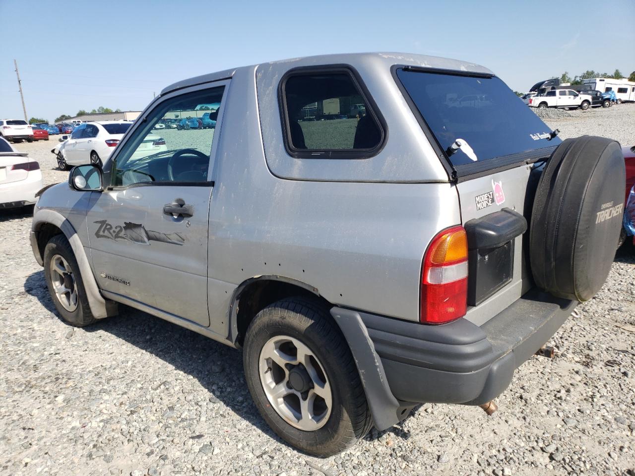 Photo 3 from auction – 2003 CHEVROLET TRACKER ZR with VIN 2CNBJ78C836901282