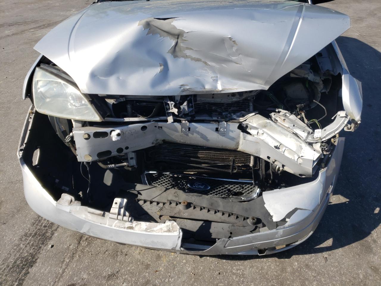 Photo 9 from auction – 2005 FORD FOCUS with VIN 3FAFP31N05R117544
