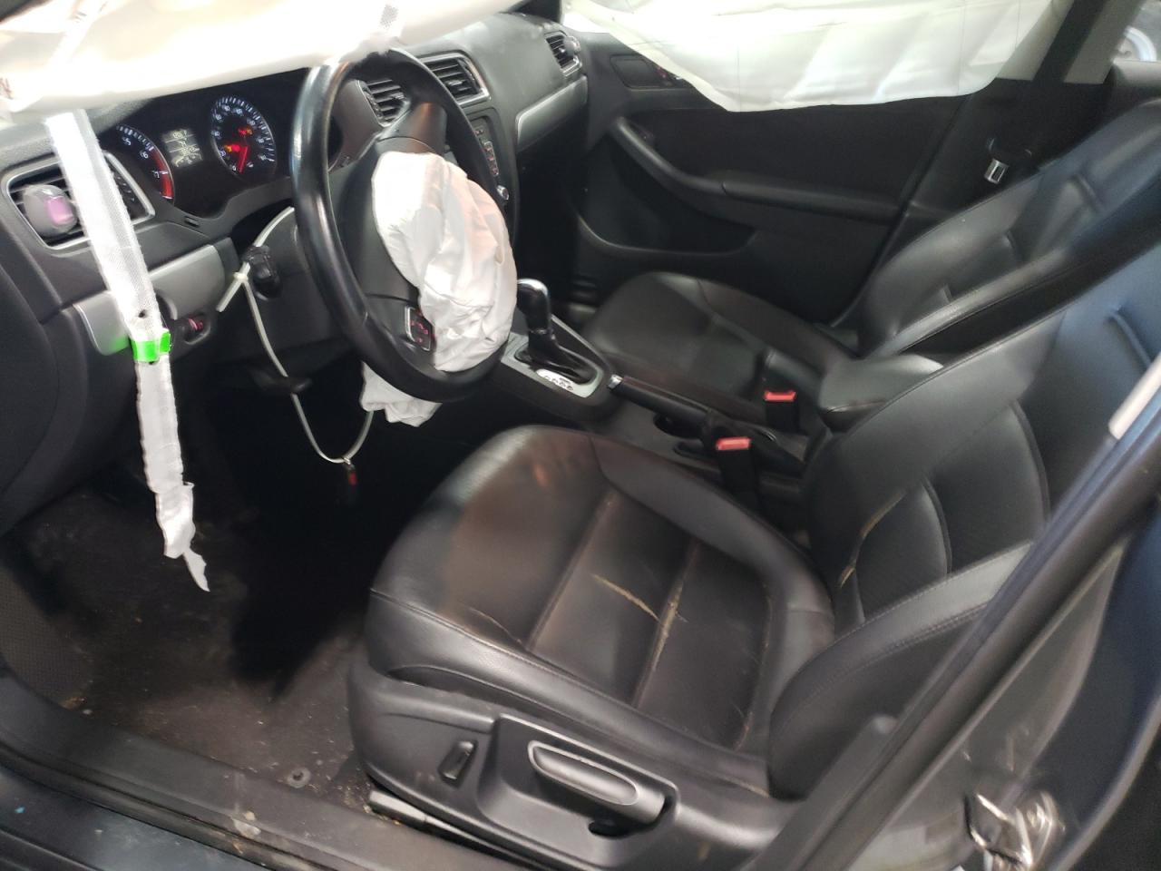 Photo 5 from auction – 2014 VOLKSWAGEN JETTA SE with VIN 3VWD17AJ2EM378014