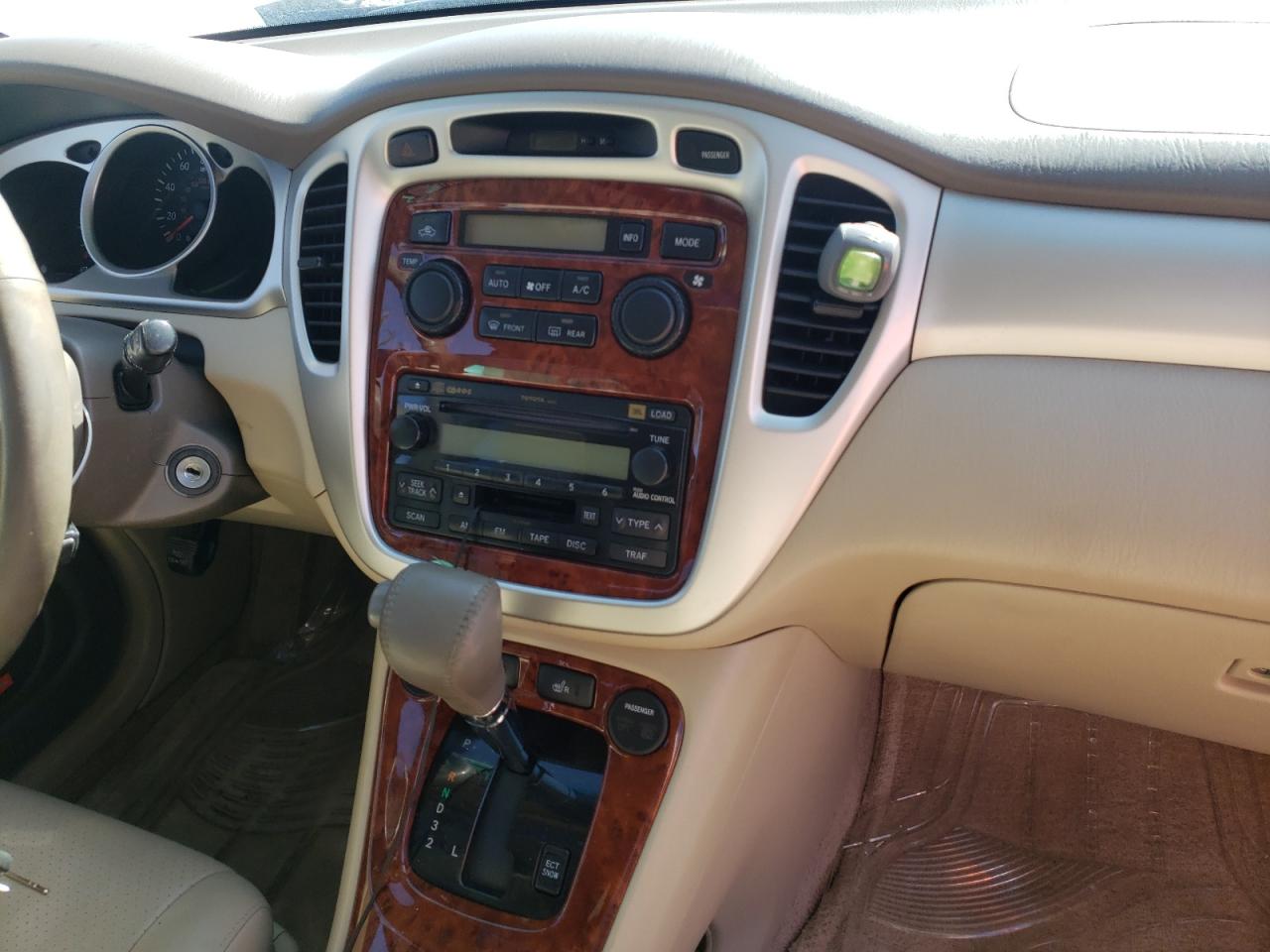 Photo 9 from auction – 2004 TOYOTA HIGHLANDER with VIN JTEEP21A640020355