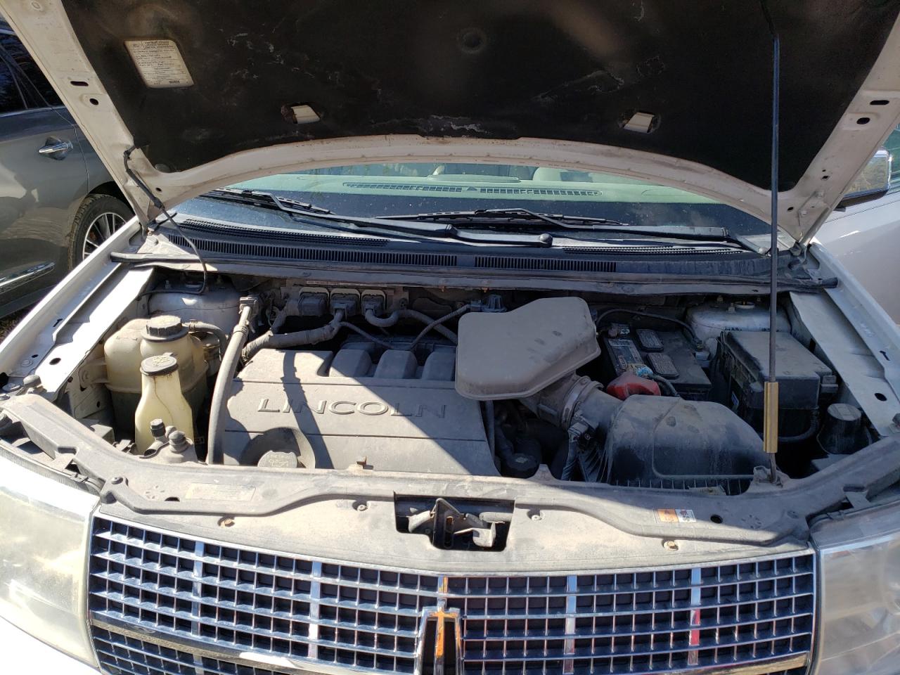 Photo 7 from auction – 2009 LINCOLN MKX with VIN 2LMDU88C99BJ06705