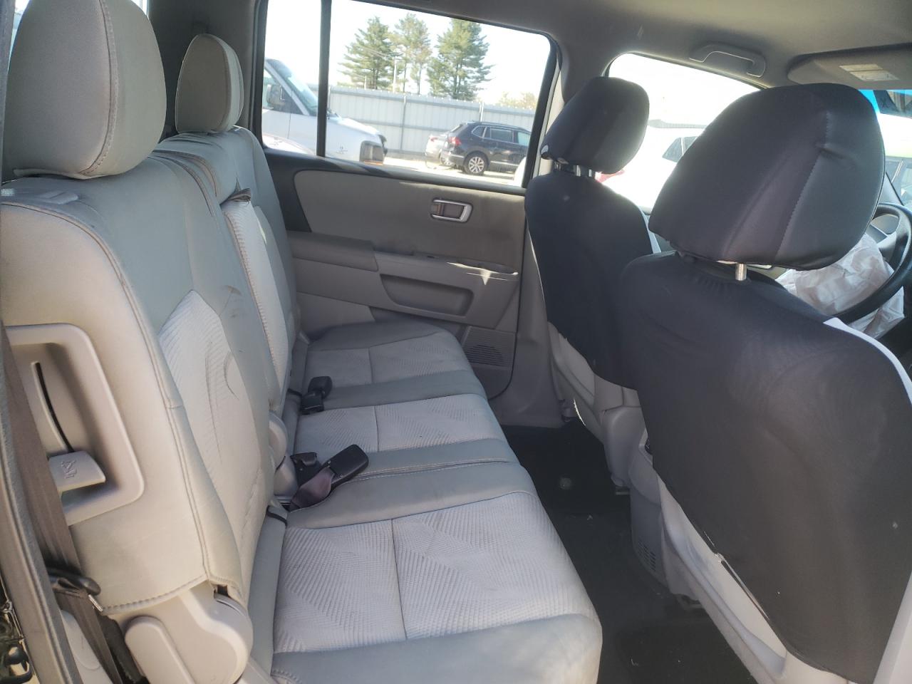 Photo 6 from auction – 2012 HONDA PILOT LX with VIN 5FNYF4H26CB074477