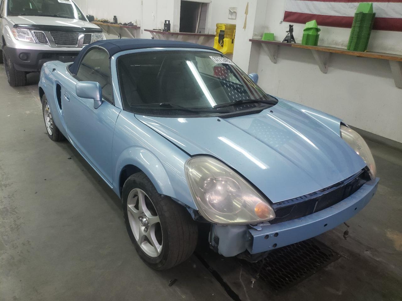 TOYOTA MR2 SPYDER 2003 with VIN JTDFR320130053745 - Photo from auction