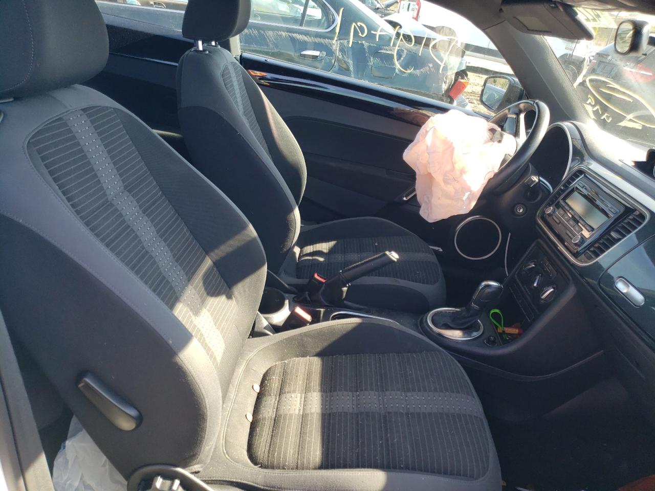 Photo 5 from auction – 2012 VOLKSWAGEN BEETLE TUR with VIN 3VWVA7AT9CM660413