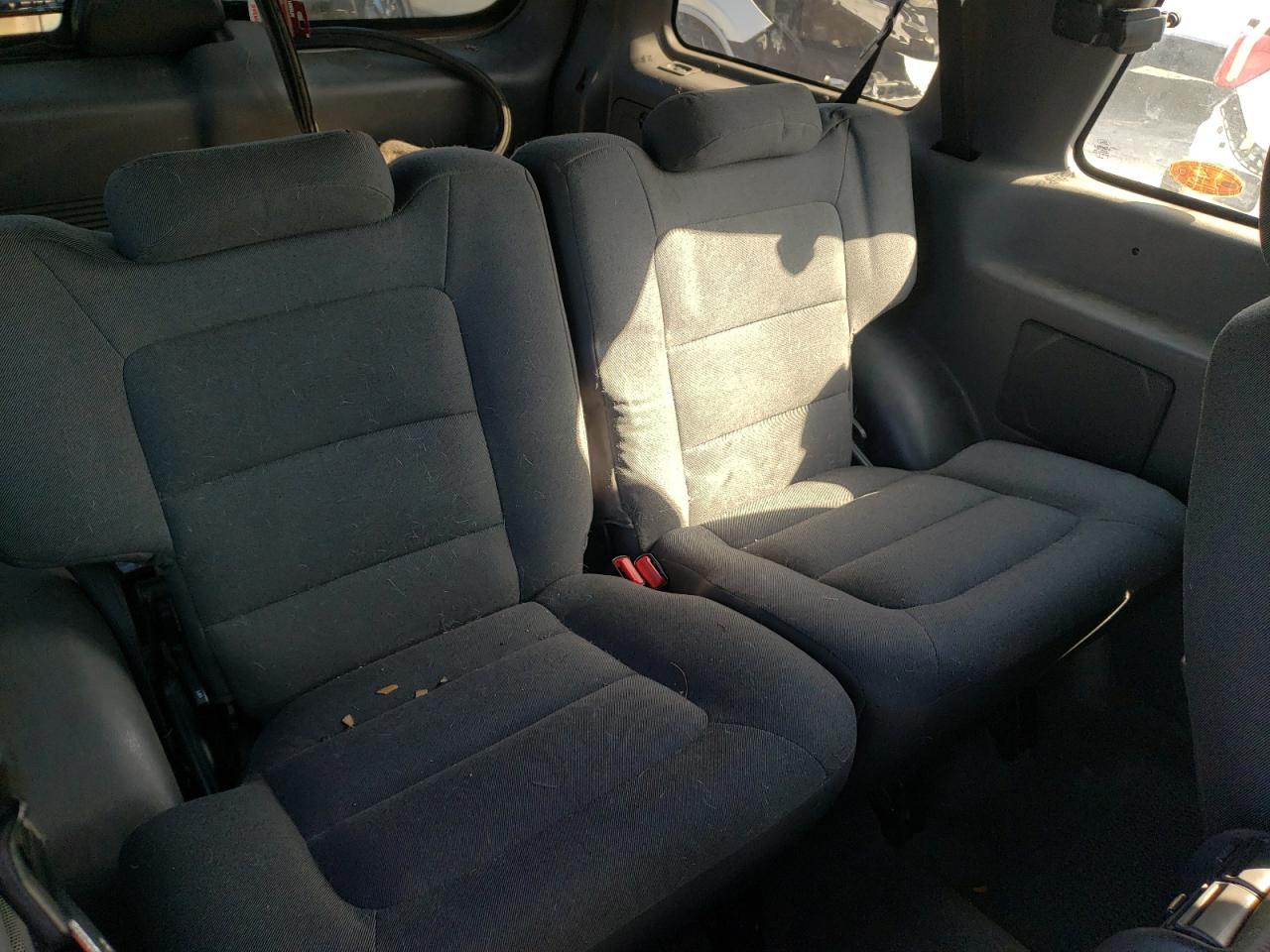Photo 6 from auction – 2002 FORD EXPLORER S with VIN 1FMZU70E42UC93280