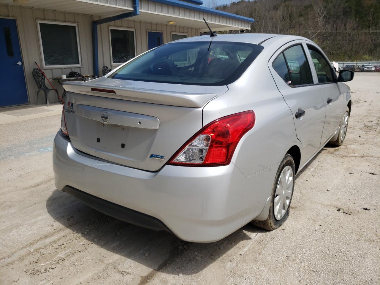 Photo 4 from auction – 2016 NISSAN VERSA S with VIN 3N1CN7AP5GL898601