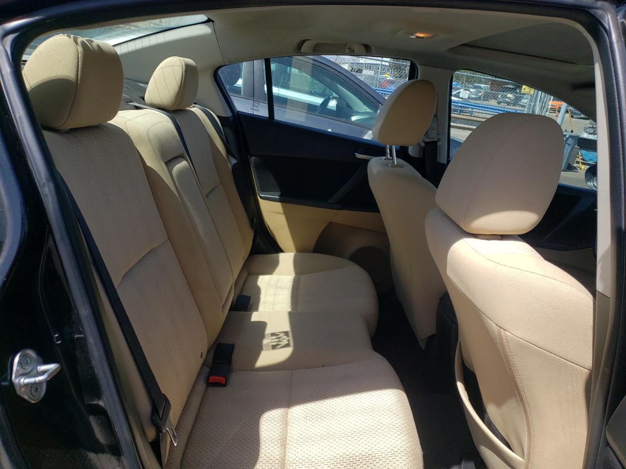 Photo 6 from auction – 2010 MAZDA 3 I with VIN JM1BL1SG5A1350381