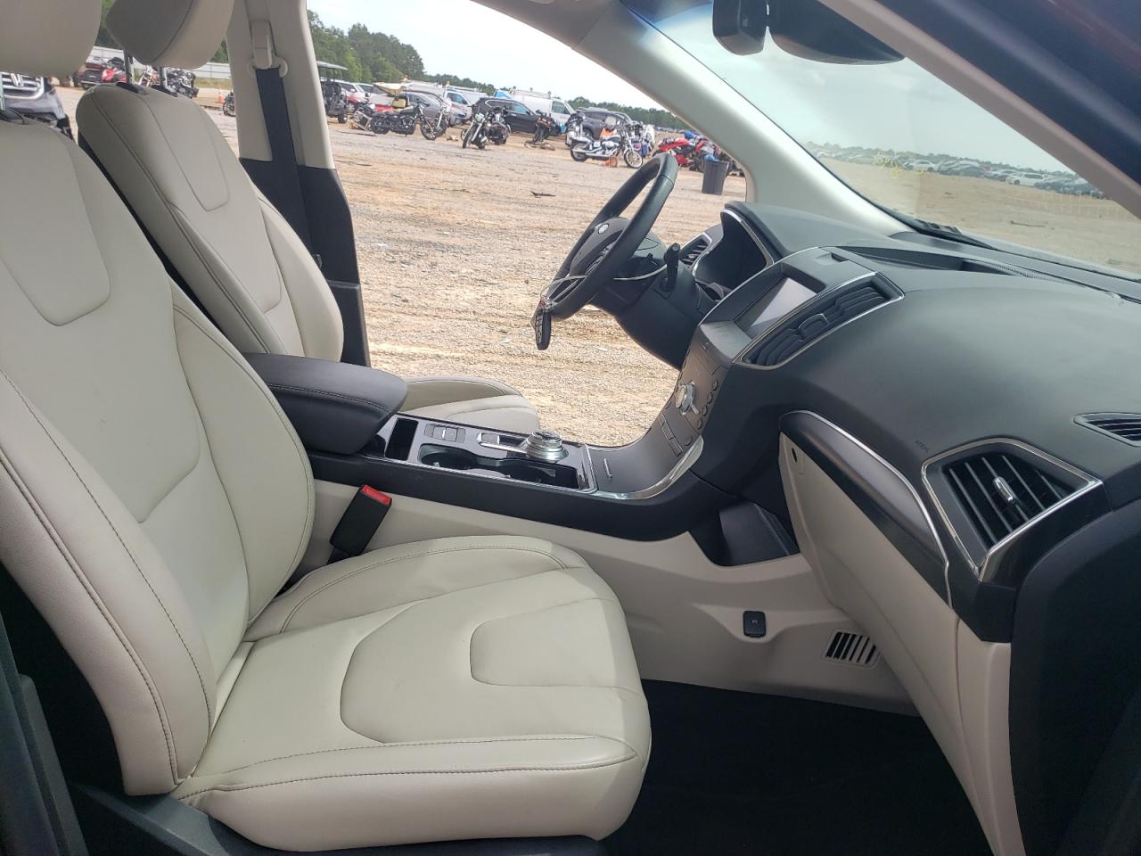 Photo 5 from auction – 2020 FORD EDGE TITAN with VIN 2FMPK4K94LBA95821