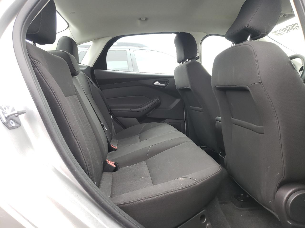 Photo 6 from auction – 2016 FORD FOCUS SE with VIN 1FADP3F25GL293240
