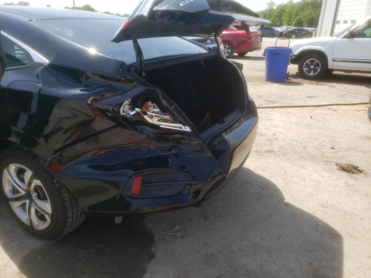 Photo 9 from auction – 2017 HONDA CIVIC LX with VIN 19XFC2F52HE061725