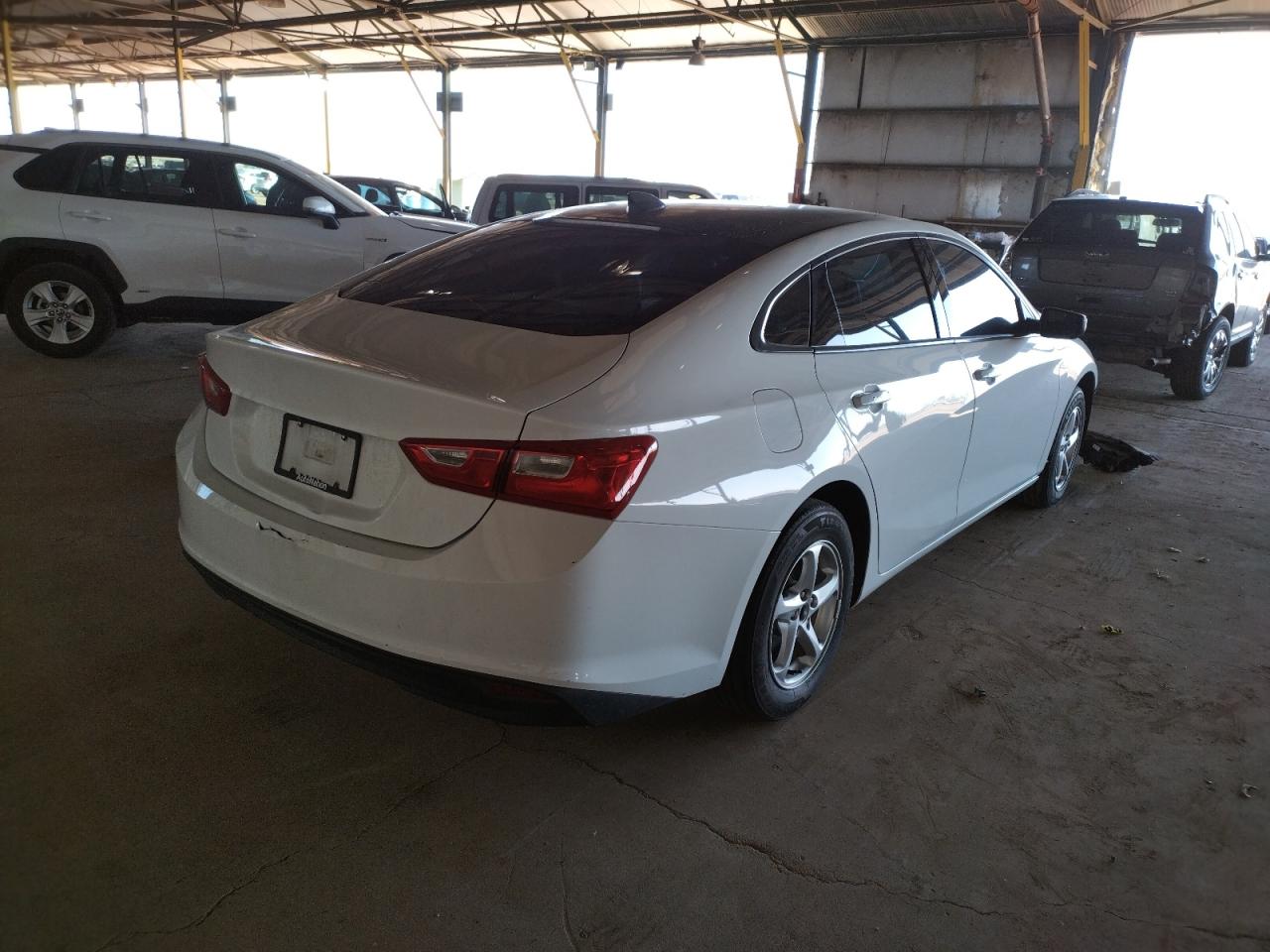 Photo 4 from auction – 2016 CHEVROLET MALIBU LT with VIN 1G1ZE5ST7GF207174