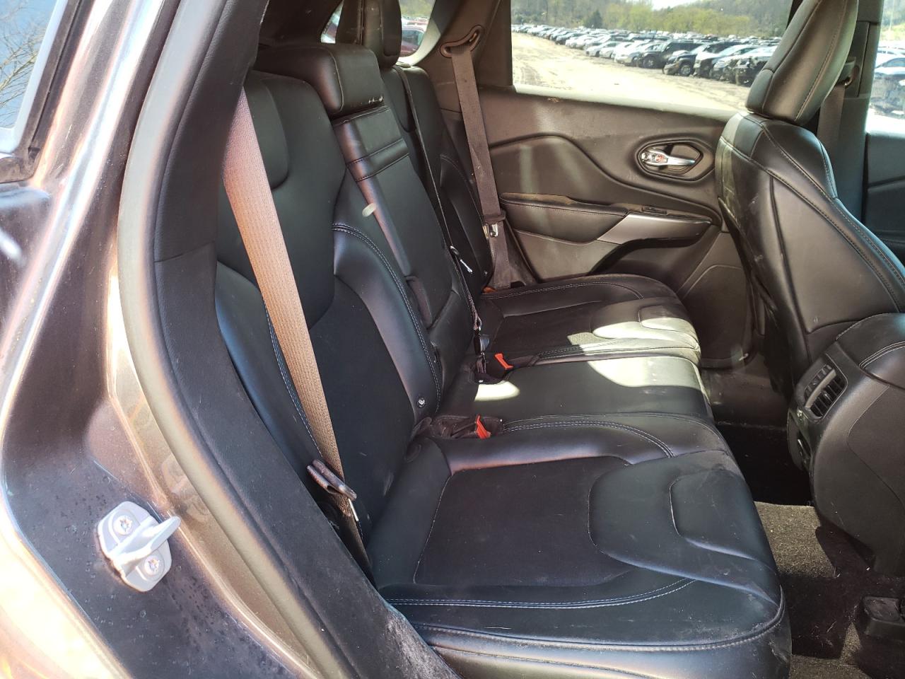 Photo 6 from auction – 2019 JEEP CHEROKEE L with VIN 1C4PJMLB9KD169607