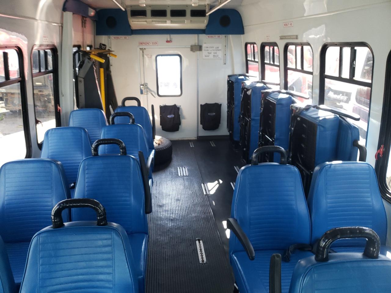 Photo 6 from auction – 2005 FORD ECONOLINE with VIN 1FDXE45S05HA10355