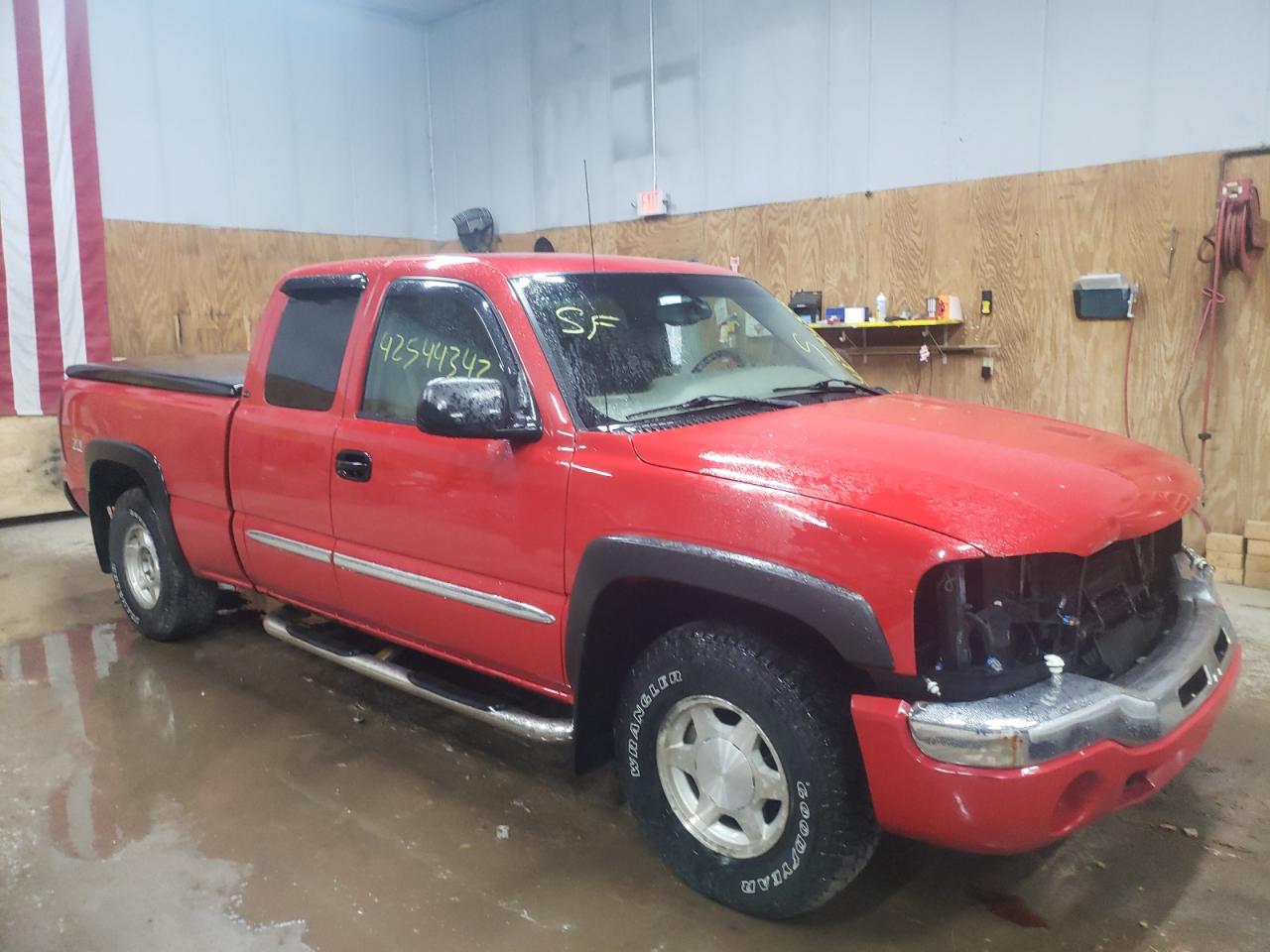 GMC NEW SIERRA 2003 with VIN 1GTEK19V03E235316 - Photo from auction