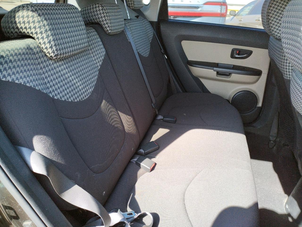 Снимка 6 от търг – 2010 KIA SOUL + с VIN KNDJT2A28A7159042