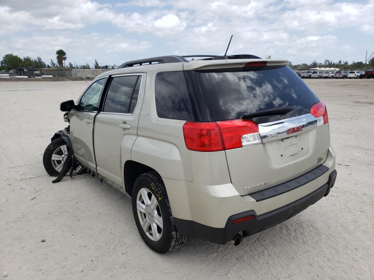 Photo 3 from auction – 2015 GMC TERRAIN SL with VIN 2GKFLRE39F6355259