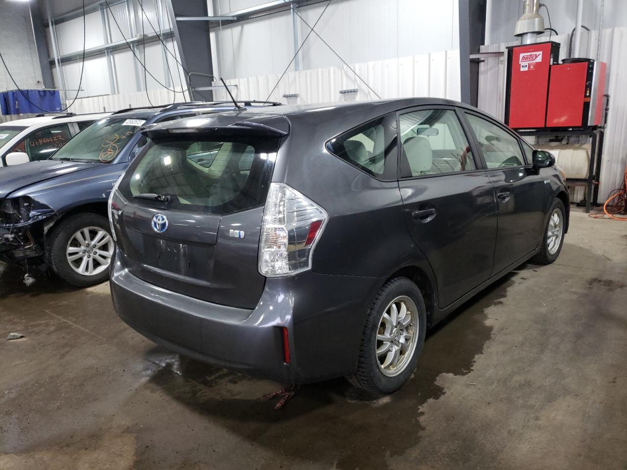 Photo 4 from auction – 2012 TOYOTA PRIUS V with VIN JTDZN3EU8C3087994