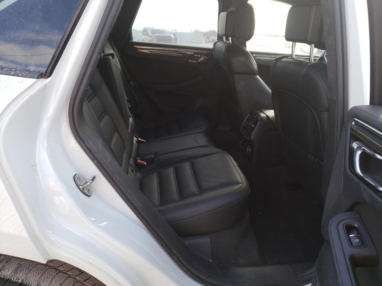 Photo 6 from auction – 2015 PORSCHE MACAN TURB with VIN WP1AF2A57FLB95111