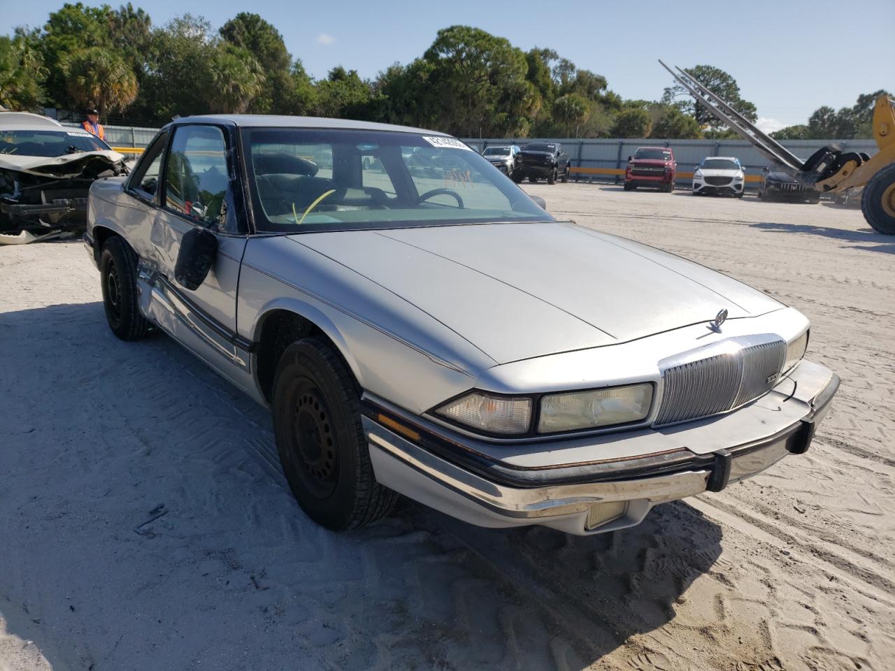 BUICK REGAL LIMI 1993 with VIN 2G4WD14L3P1474303 - Photo from auction