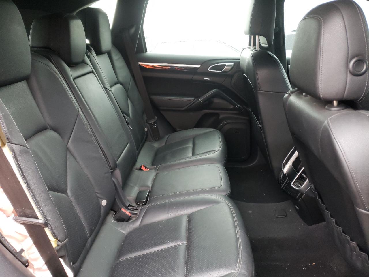 Photo 6 from auction – 2012 PORSCHE CAYENNE with VIN WP1AA2A2XCLA07021