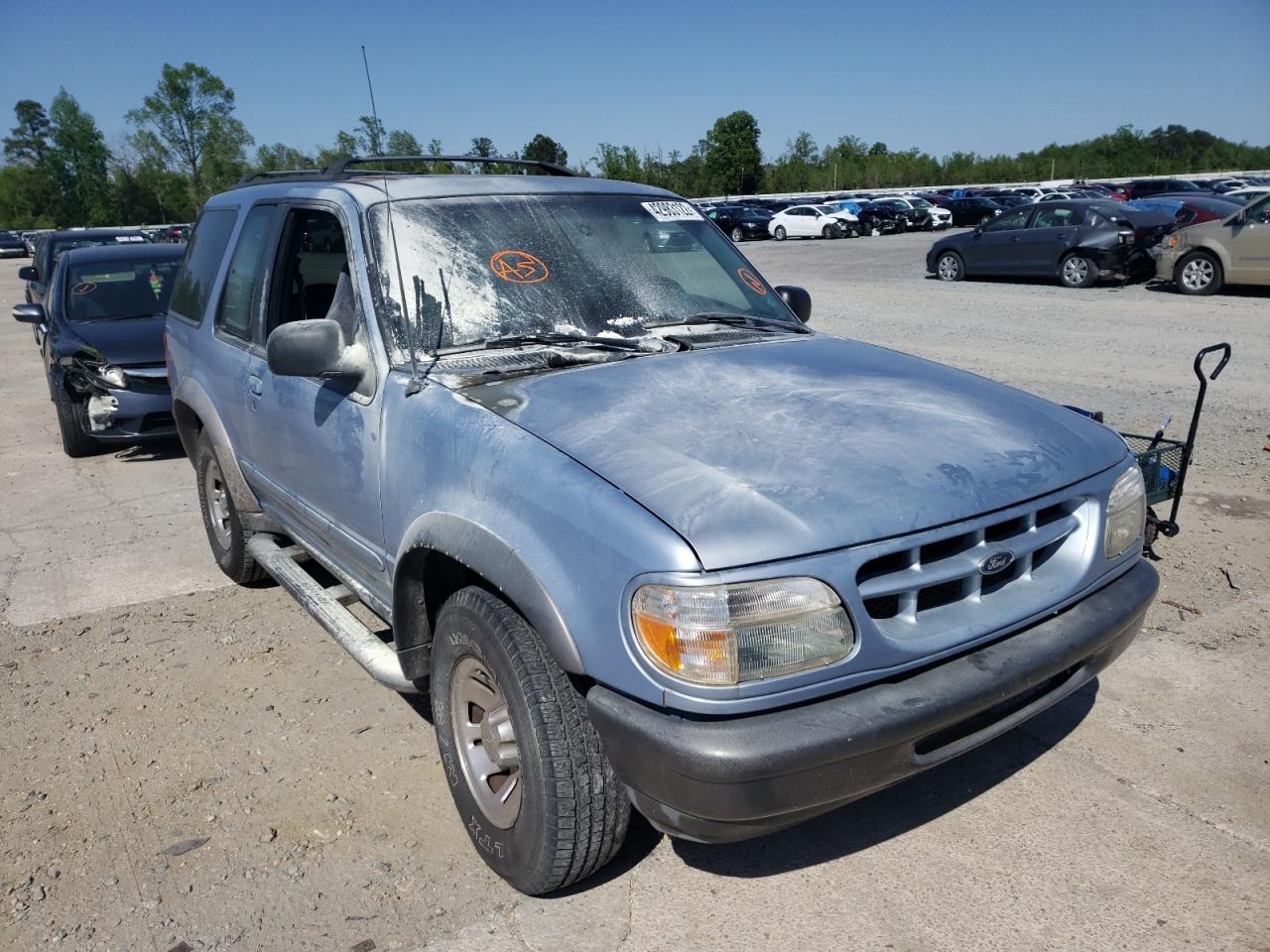 FORD EXPLORER 1998 with VIN 1FMYU22X4WUC16413 - Photo from auction