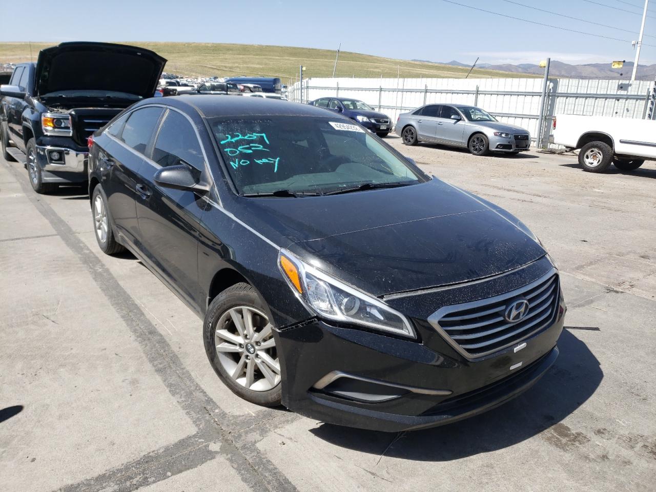 HYUNDAI SONATA SE 2017 with VIN 5NPE24AF1HH554768 - Photo from auction