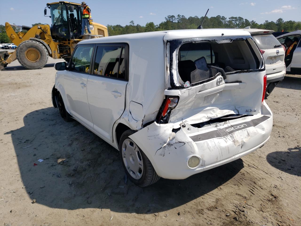 Photo 3 from auction – 2008 TOYOTA SCION with VIN JTLKE50E581001495