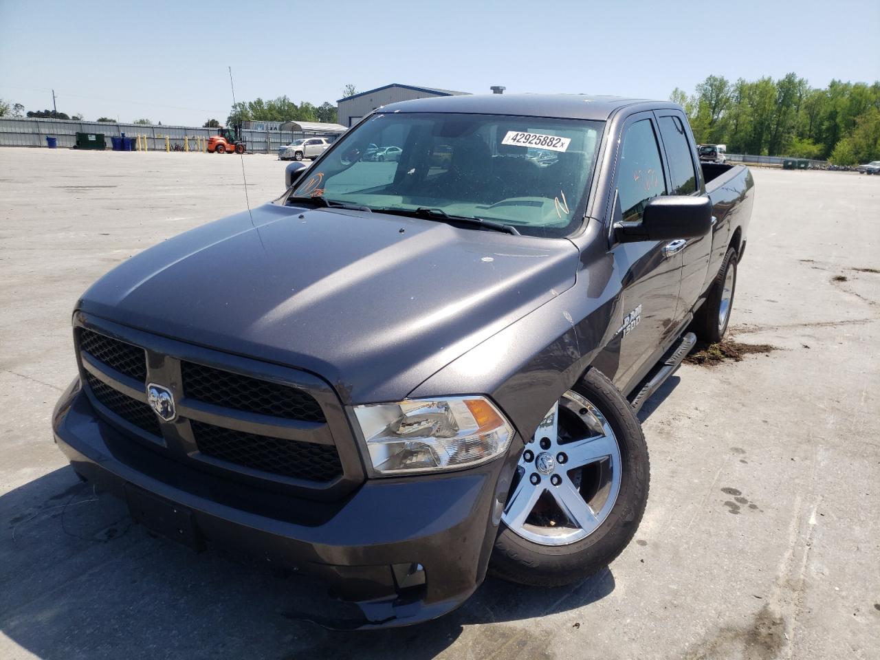 Photo 2 from auction – 2018 RAM 1500 ST with VIN 1C6RR6FT3JS119451