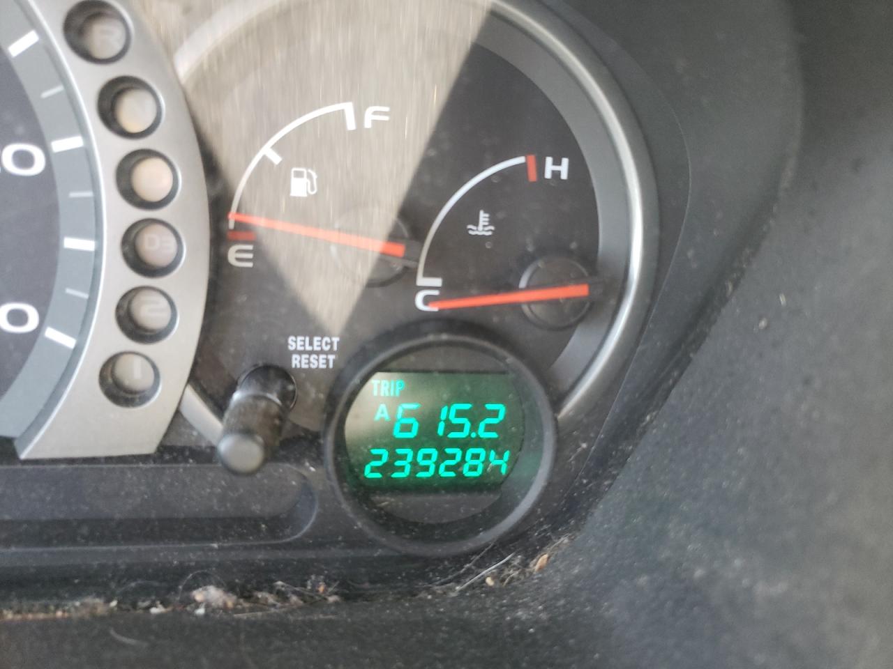 Photo 8 from auction – 2005 HONDA PILOT LX with VIN 2HKYF18125H554980