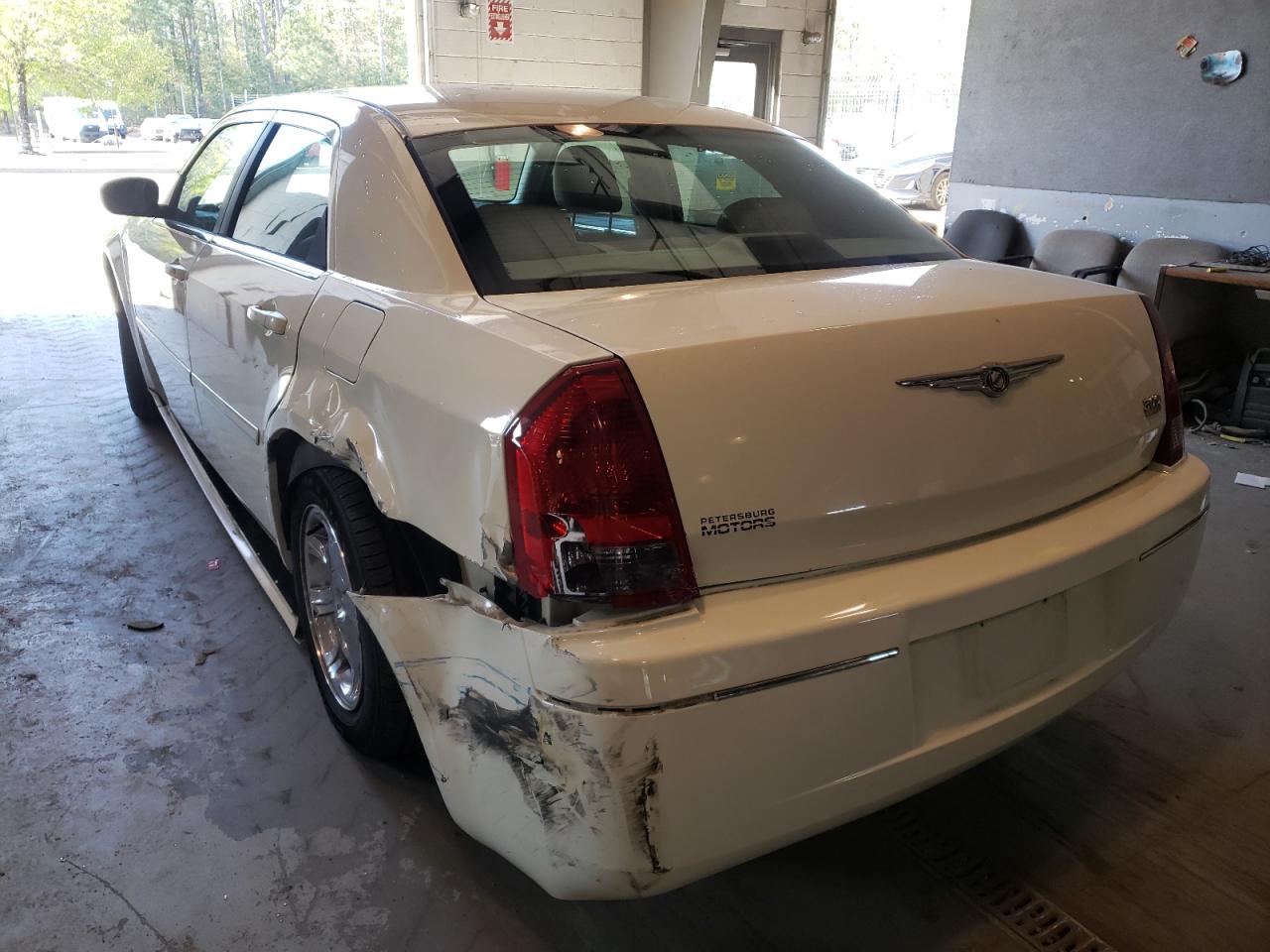 Photo 3 from auction – 2005 CHRYSLER 300 TOURIN with VIN 2C3JA53G15H157762