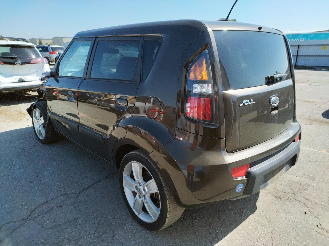 Снимка 3 от търг – 2010 KIA SOUL + с VIN KNDJT2A28A7159042