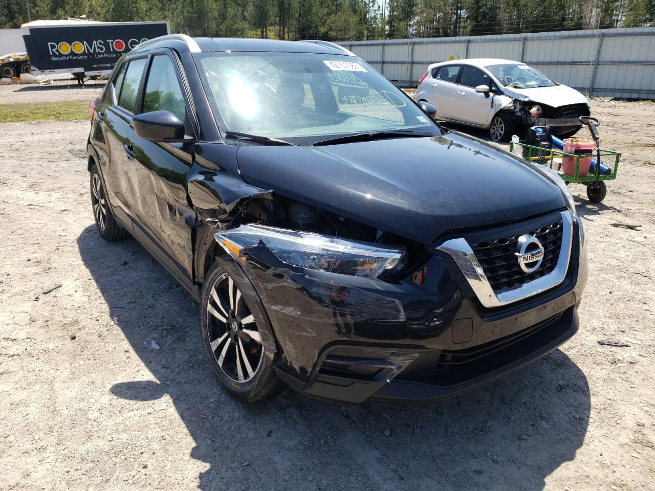 NISSAN KICKS S 2019 with VIN 3N1CP5CU0KL545998 - Photo from auction