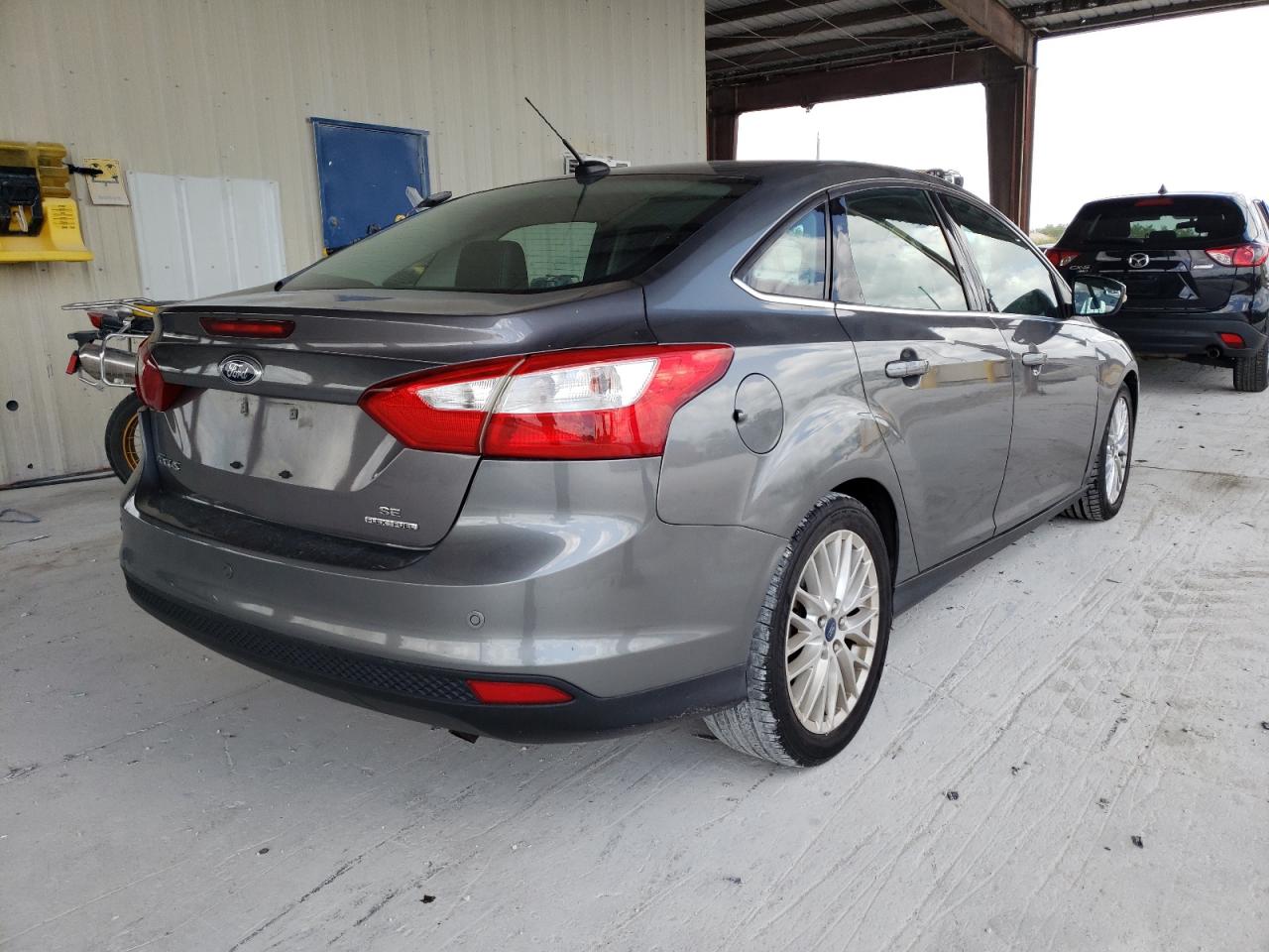 Photo 4 from auction – 2012 FORD FOCUS SEL with VIN 1FAHP3H29CL332680