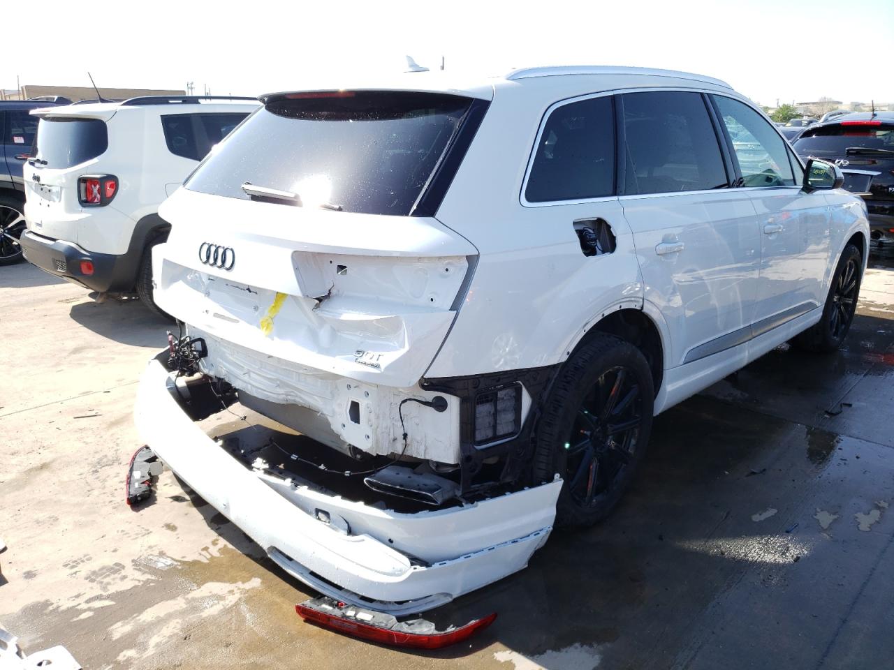 Photo 4 from auction – 2017 AUDI Q7 PREMIUM with VIN WA1LABF70HD051202
