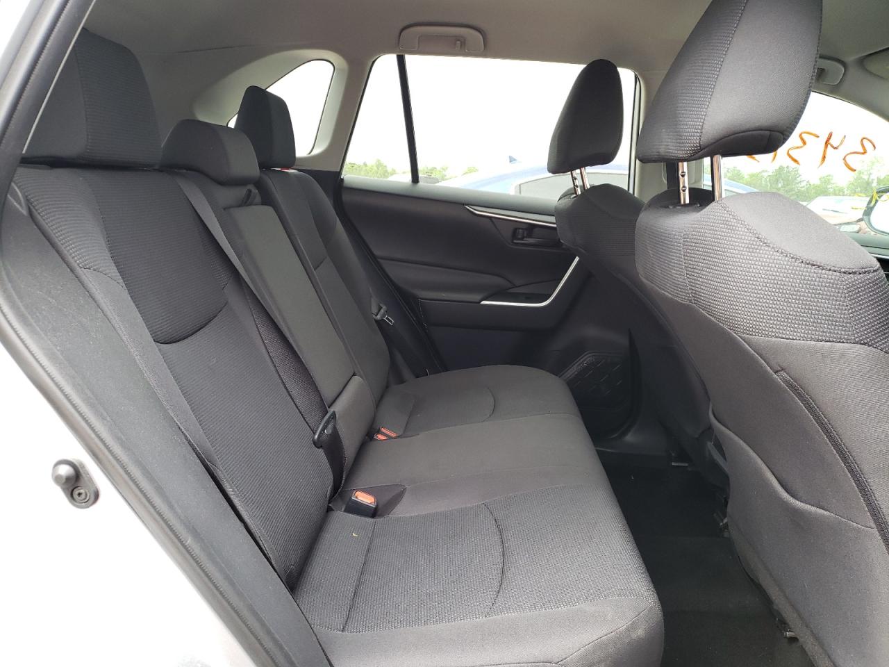 Photo 6 from auction – 2019 TOYOTA RAV4 LE with VIN 2T3H1RFVXKW057313