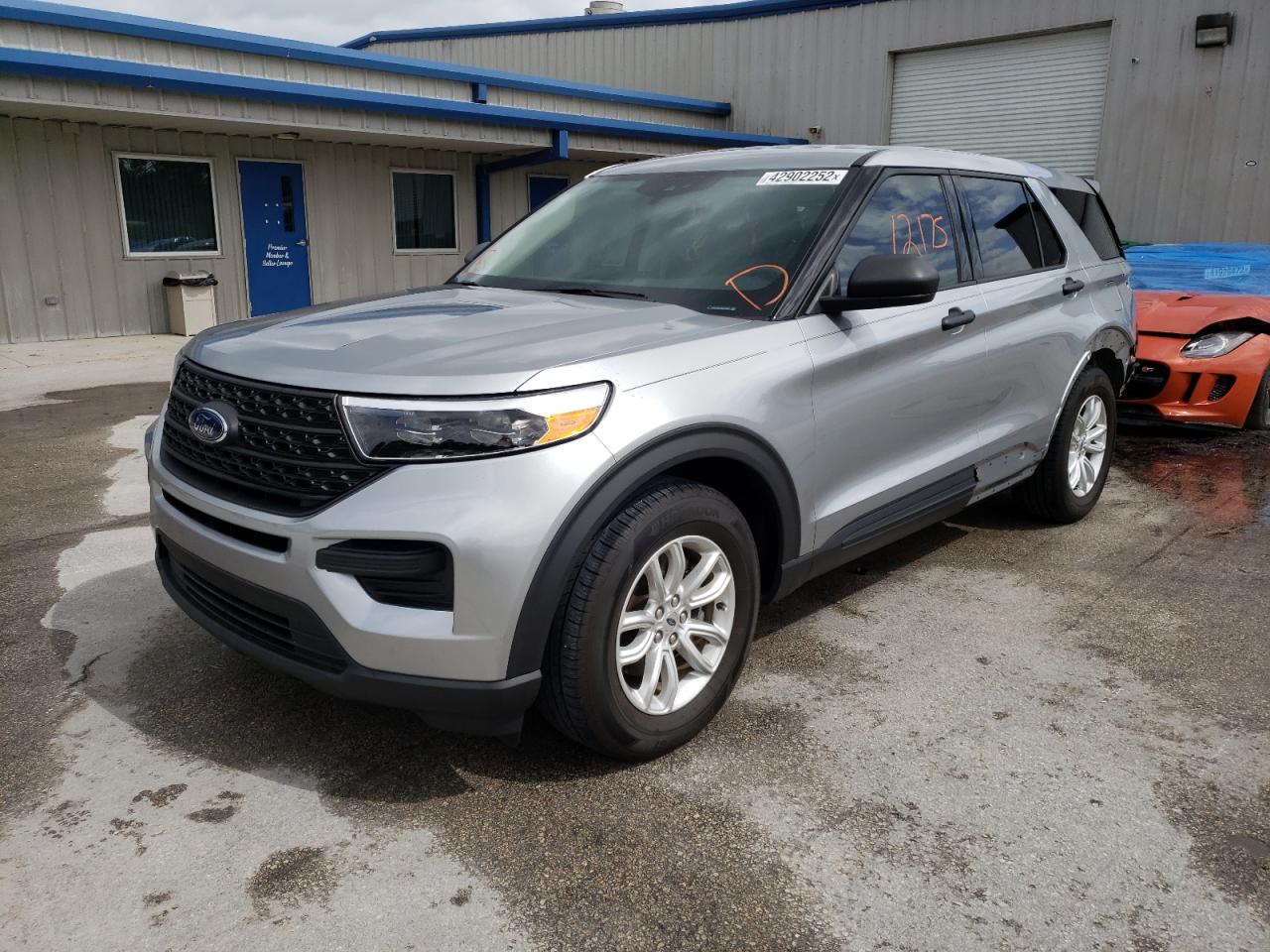 Photo 2 from auction – 2021 FORD EXPLORER with VIN 1FMSK7BHXMGA12437