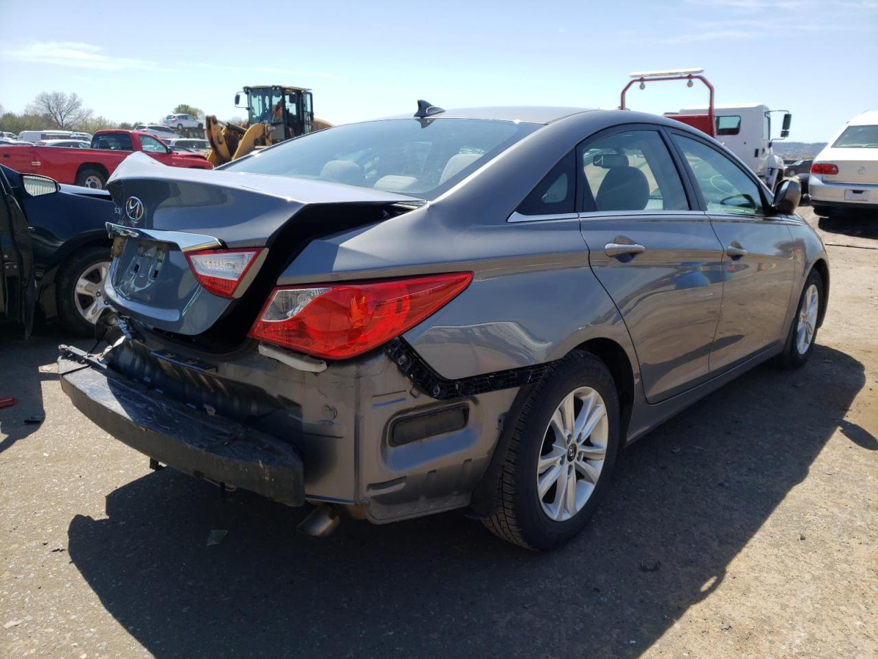 Photo 4 from auction – 2013 HYUNDAI SONATA GLS with VIN 5NPEB4AC4DH636722