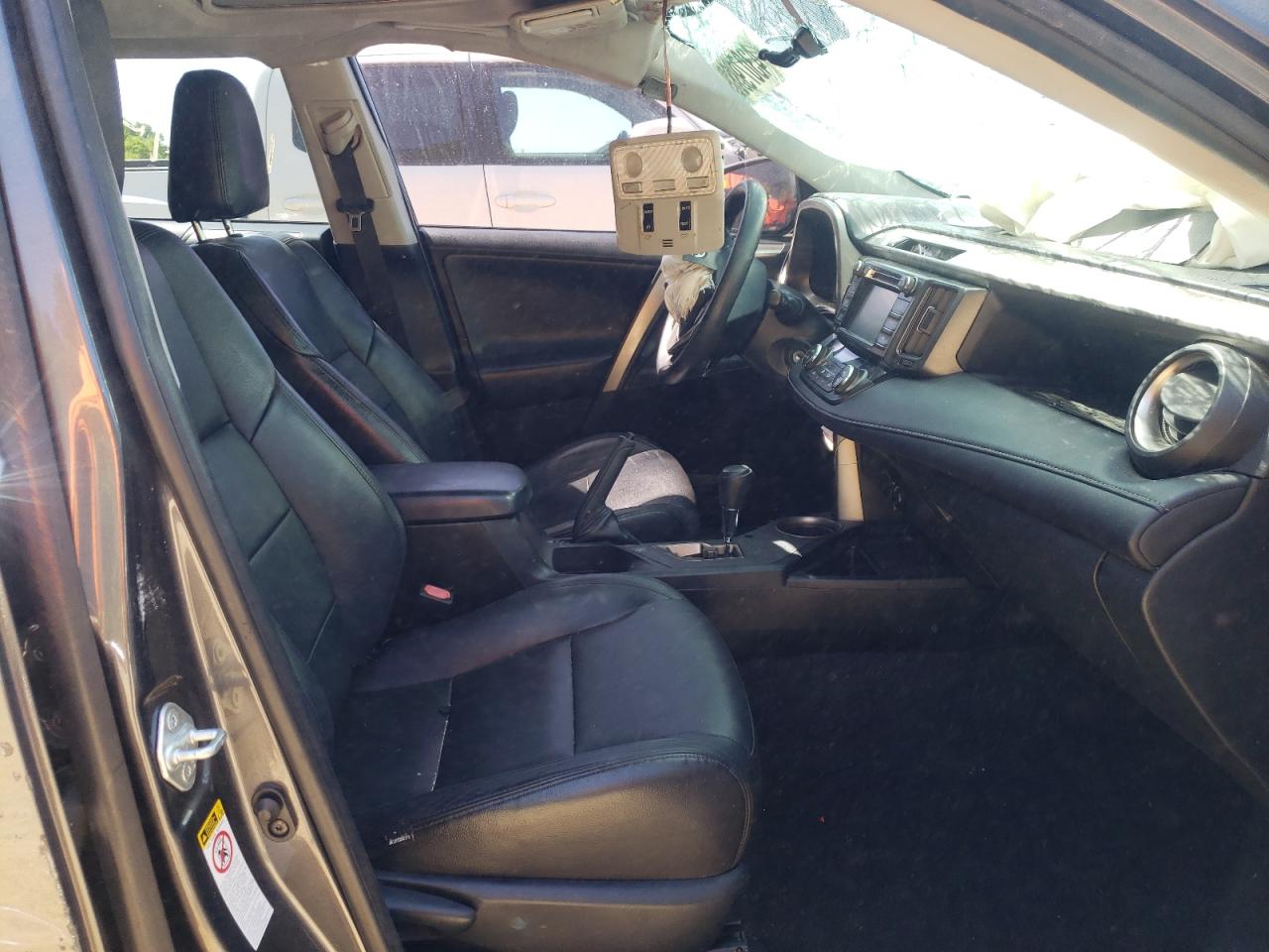 Photo 5 from auction – 2014 TOYOTA RAV4 XLE with VIN JTMWFREV1EJ014993