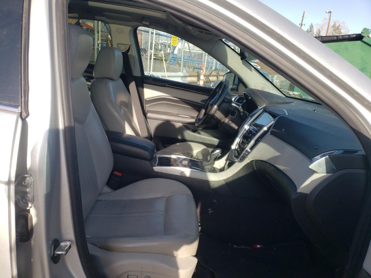 Photo 5 from auction – 2015 CADILLAC SRX LUXURY with VIN 3GYFNEE36FS583973