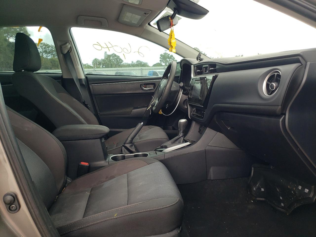 Photo 5 from auction – 2017 TOYOTA COROLLA L with VIN 2T1BURHE9HC829331