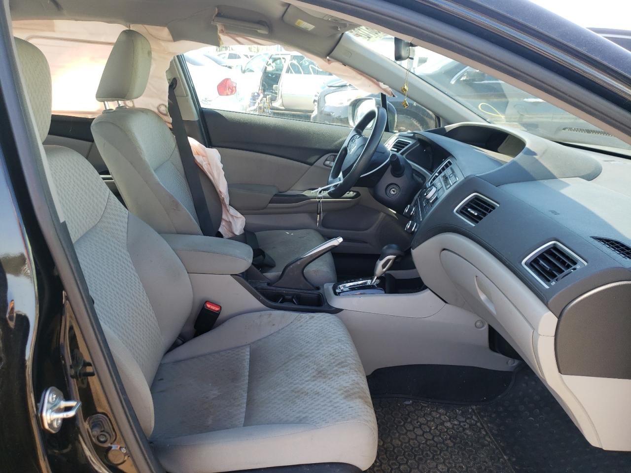 Photo 5 from auction – 2015 HONDA CIVIC LX with VIN 19XFB2F55FE705184