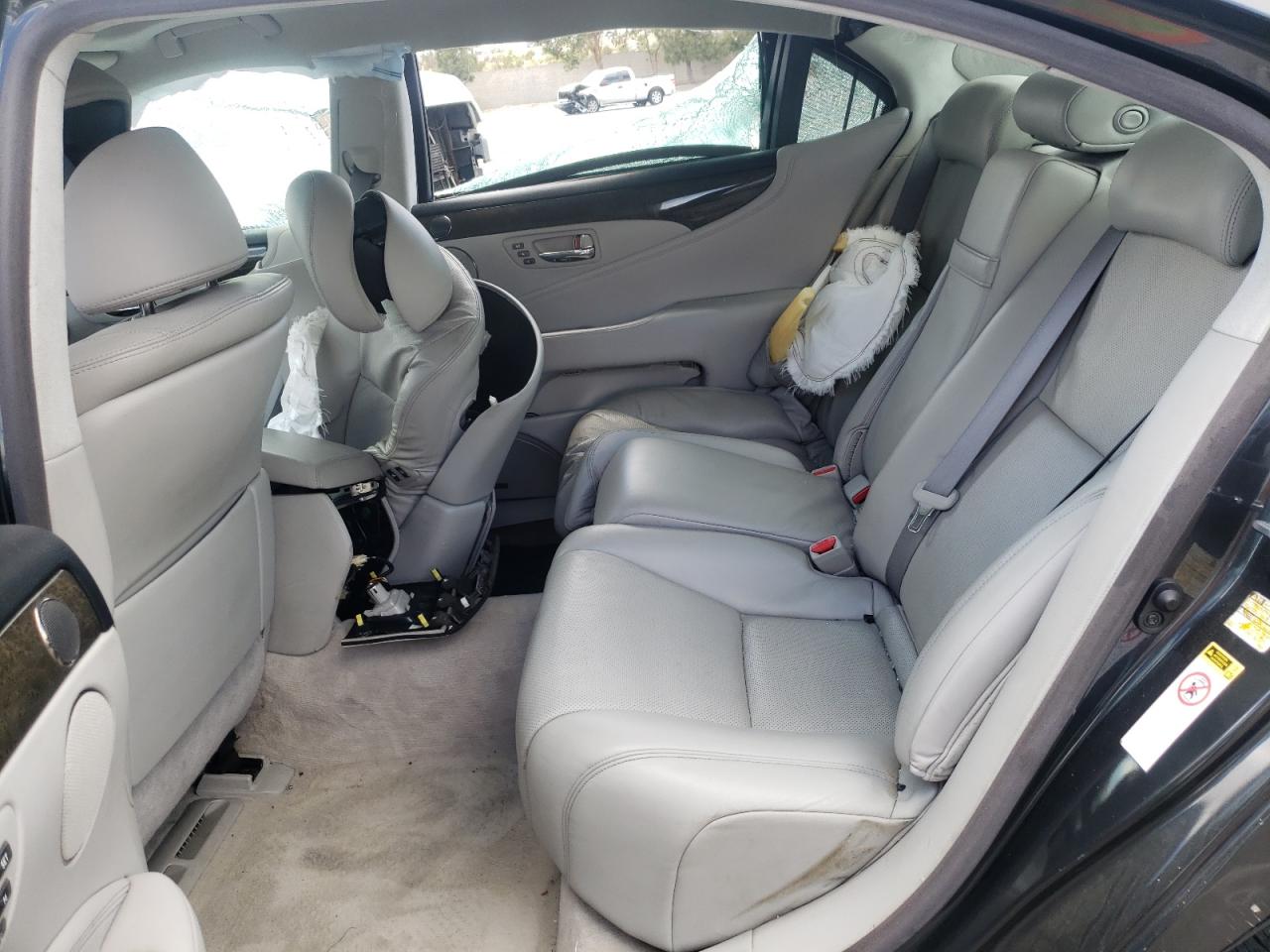Photo 6 from auction – 2010 LEXUS LS 460L with VIN JTHGL1EF6A5038568